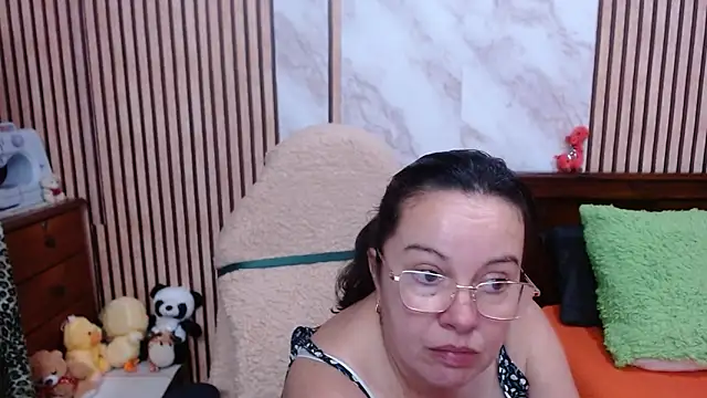 Sonialorens  online show from October 13, 11:16 pm