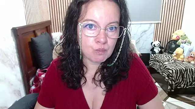 Sonialorens  online show from April 24, 3:03 pm