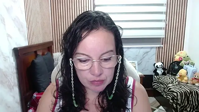 Sonialorens  online show from April 30, 3:40 pm