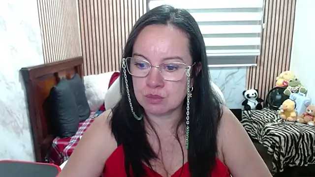 Sonialorens  online show from May 1, 11:09 pm