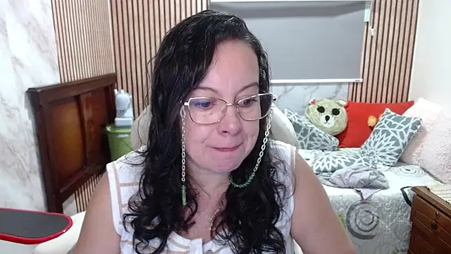 Sonialorens  online show from May 7, 2:55 pm