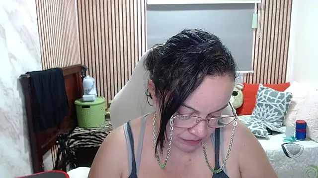 Sonialorens  online show from May 12, 4:04 pm