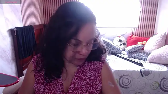 Sonialorens  online show from May 22, 4:45 pm
