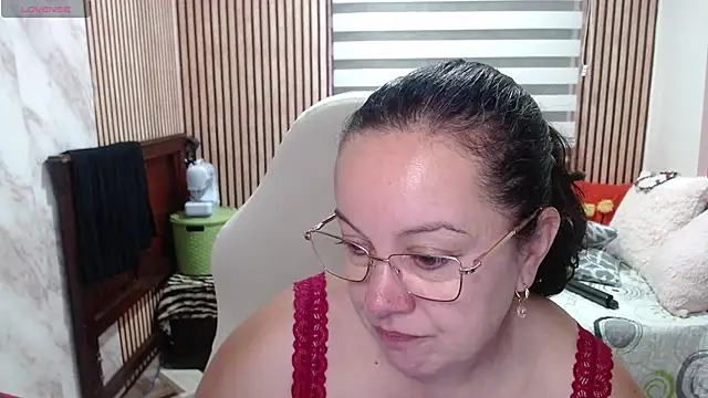 Sonialorens  online show from May 23, 4:55 pm