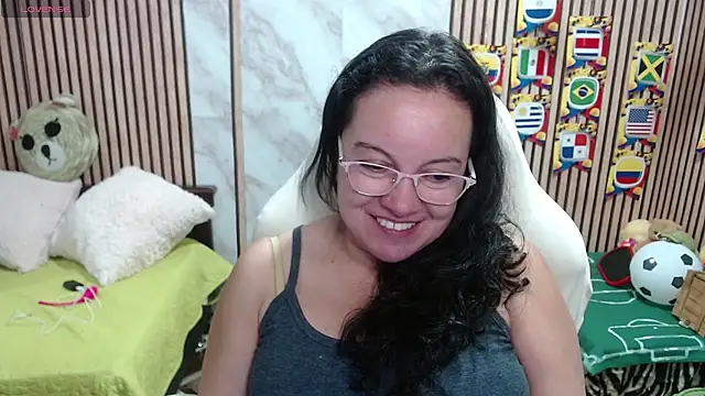 Sonialorens  online show from July 9, 11:20 pm