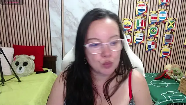 Sonialorens  online show from July 14, 9:20 pm