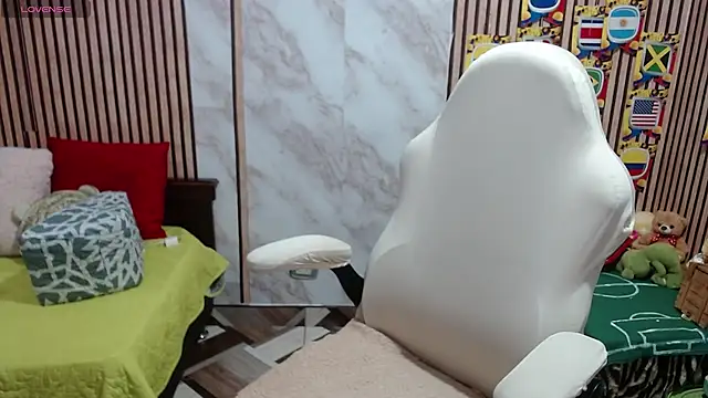 Sonialorens  online show from July 18, 4:11 pm
