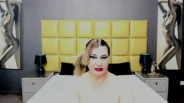 KiraLeila online show from March 2, 8:07 pm