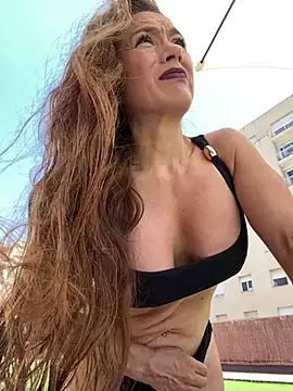 Snapshot of angelitasexy81 chatting on July 23, 1:31 pm angelitasexy81 online show from July 23, 1:31 pm