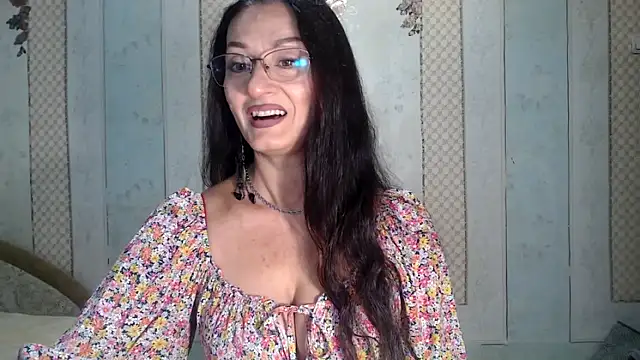 Snapshot of Antralyn chatting on September 27, 9:36 am Antralyn online show from September 27, 9:36 am