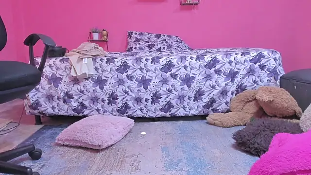 Emma lean online show from December 9, 4:47 pm