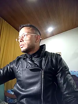 Snapshot of sebastian_horny chatting on April 21, 5:03 am sebastian horny online show from April 21, 5:03 am