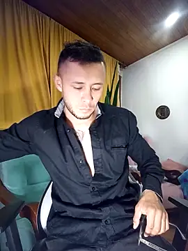 Snapshot of sebastian_horny chatting on April 25, 10:40 am sebastian horny online show from April 25, 10:40 am