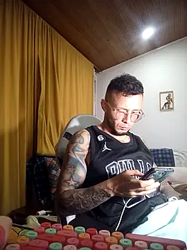 Snapshot of sebastian_horny chatting on May 23, 11:31 pm sebastian horny online show from May 23, 11:31 pm
