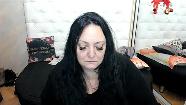 lady lauren online show from December 8, 5:50 am