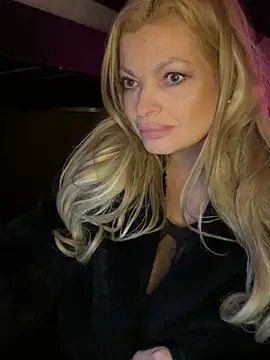 Snapshot of Lisavontease chatting on January 10, 12:56 am Lisavontease online show from January 10, 12:56 am