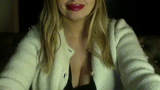 Snapshot of Lisavontease chatting on January 31, 11:36 pm Lisavontease online show from January 31, 11:36 pm