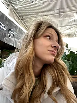 MaryHiggins online show from October 21, 1:01 pm