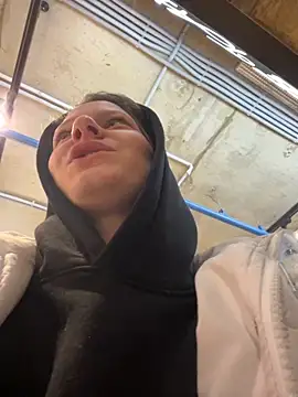 MaryHiggins online show from November 8, 1:33 pm