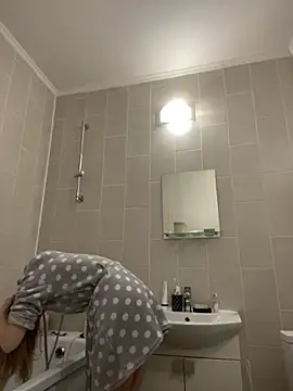 MaryHiggins online show from November 10, 1:54 pm