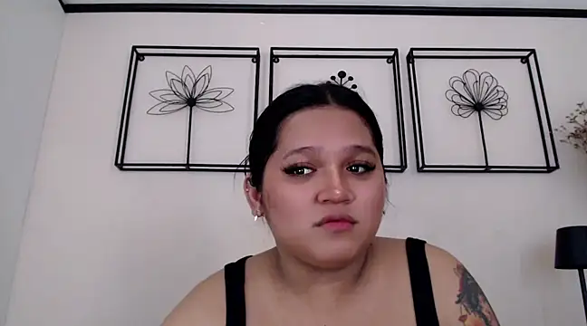 Snapshot of EmpressYna chatting on March 20, 5:57 am EmpressYna online show from March 20, 5:57 am