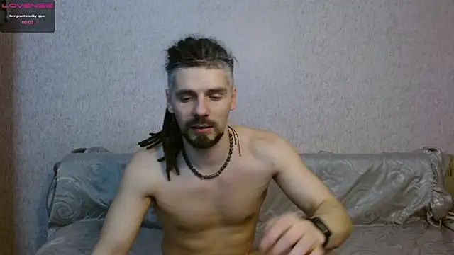 Aestheticguy101 online show from March 16, 4:23 pm