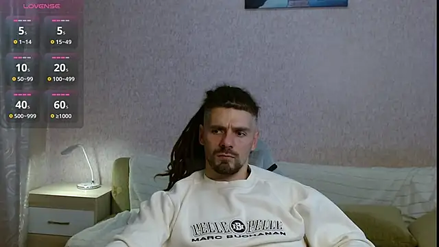 Aestheticguy101 online show from October 18, 4:41 pm