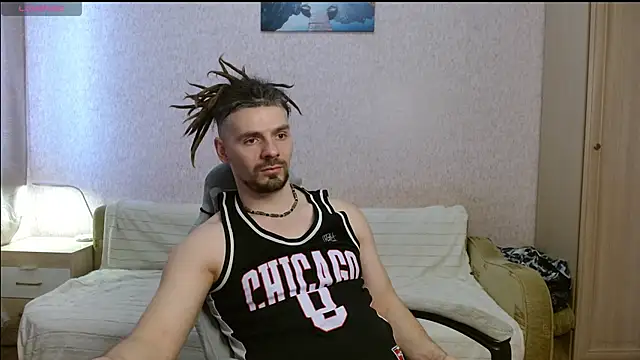 Aestheticguy101 online show from March 19, 10:52 am