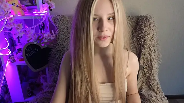 sarakaell online show from October 13, 2:44 am