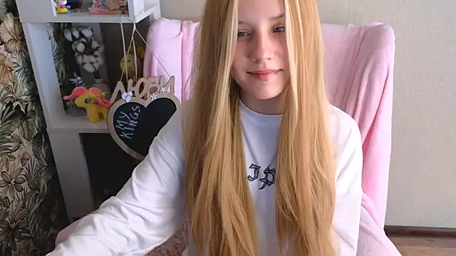 sarakaell online show from July 15, 1:55 am