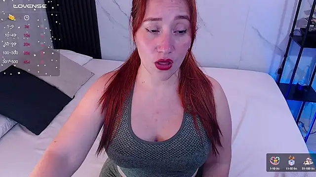 Snapshot of hotpawgmilf chatting on January 10, 6:31 am hotpawgmilf online show from January 10, 6:31 am