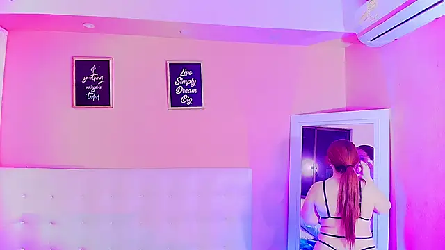 Snapshot of hotpawgmilf chatting on January 30, 12:37 pm hotpawgmilf online show from January 30, 12:37 pm