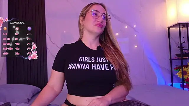 hotpawgmilf online show from July 22, 4:37 am