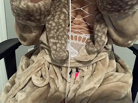 RylHoneyy online show from January 13, 1:56 am