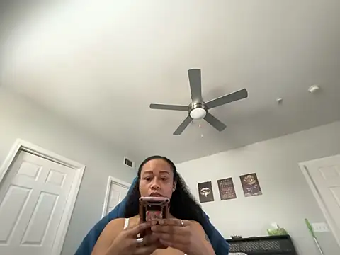 RylHoneyy online show from January 6, 8:01 pm