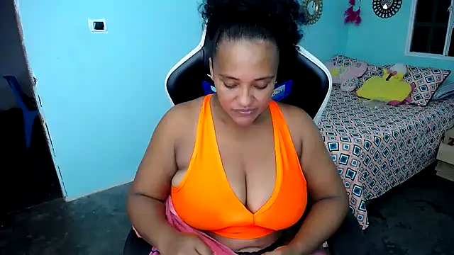 Snapshot of marysol83 chatting on September 18, 2:35 am marysol83 online show from September 18, 2:35 am