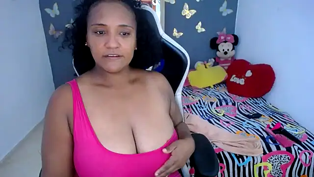 Snapshot of marysol83 chatting on April 25, 1:19 am marysol83 online show from April 25, 1:19 am