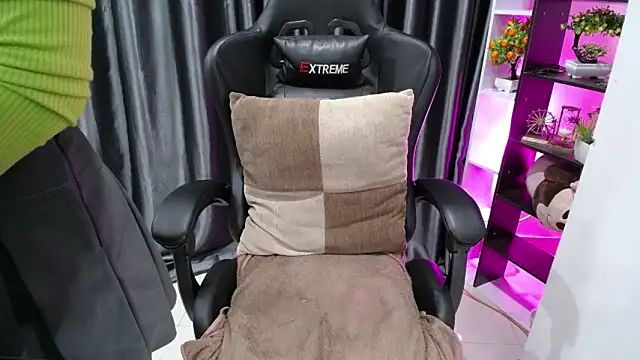 Yuki-yio online show from February 6, 4:31 am