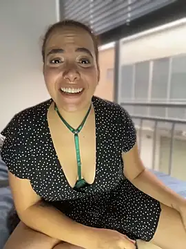 Snapshot of Emma_Wish chatting on April 15, 9:48 pm Emma Wish online show from April 15, 9:48 pm