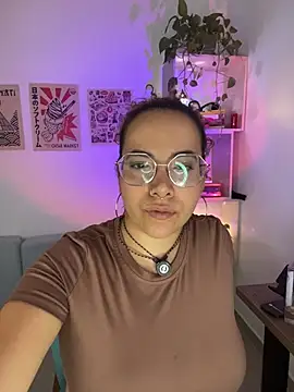 Snapshot of Emma_Wish chatting on June 10, 9:35 pm Emma Wish online show from June 10, 9:35 pm