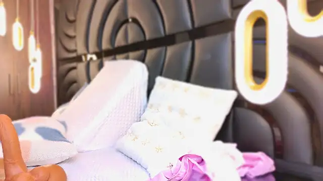 sarahgrey18 online show from March 11, 2:40 pm