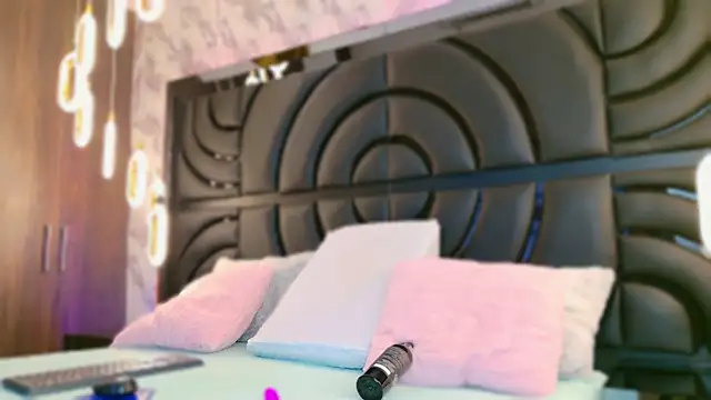 sarahgrey18 online show from September 25, 11:36 am