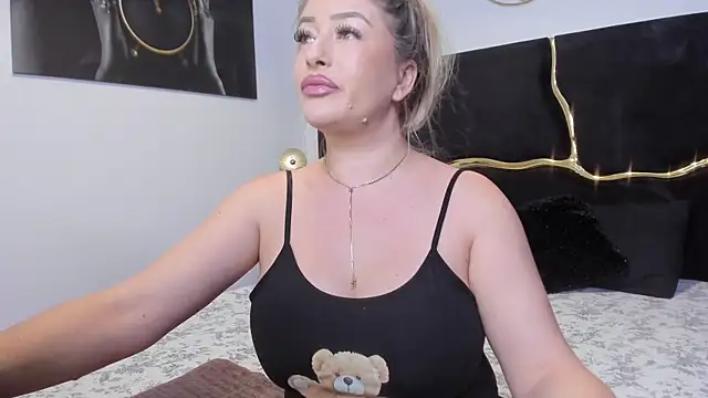 Snapshot of lisa2018 chatting on March 11, 1:26 am lisa2018 online show from March 11, 1:26 am