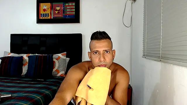 Snapshot of thommerxxx chatting on January 31, 7:29 pm thommerxxx online show from January 31, 7:29 pm