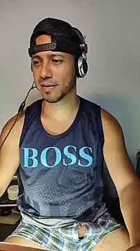 Snapshot of thommerxxx chatting on September 27, 5:45 am thommerxxx online show from September 27, 5:45 am