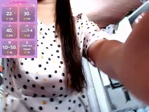 MoaningKylie online show from October 8, 10:24 am