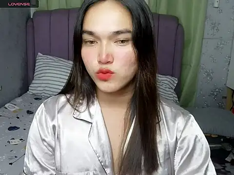 MoaningKylie online show from April 13, 1:05 pm