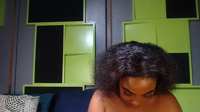 SexyAssDivaxxx online show from September 27, 4:06 am