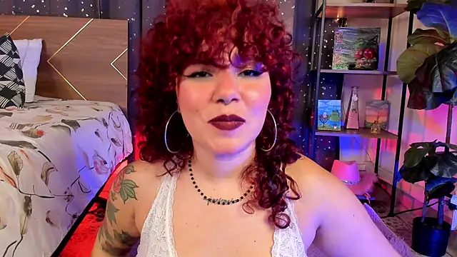 Snapshot of Amy_art chatting on February 11, 12:38 am Amy art online show from February 11, 12:38 am