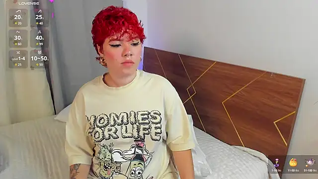 Snapshot of Amy_art chatting on October 3, 8:06 pm Amy art online show from October 3, 8:06 pm